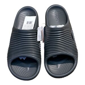 CROCS Mellow Recovery Slides in Dark Gray 9m/11w